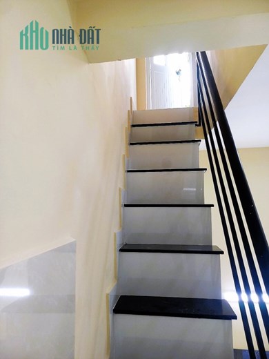 Bán nhà nhỏ 1T1L1L 2PN SHR đường 4 Linh Tây