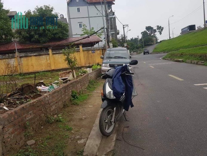BÁN ĐẤT MẶT PHỐ BÁT KHỐI, DT 130M, MT 13.5 M, GIÁ 7TỶ95, LÔ GÓC Ô TÔ TRÁNH