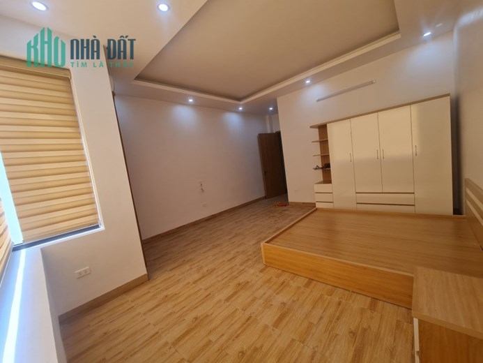 Cho thuê nhà 4 tầng phường Liên bảo, Vĩnh Yên  giá : 22 triệu/ tháng. Liên hệ: 0986.454.393