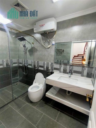 BÁN NHÀ ĐẸP PHỐ ĐỨC GIANG 65M2 6 TẦNG MT 6M Ô TÔ THANG MÁY 9 TỶ