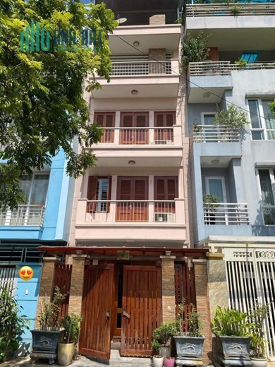 Bán nhà phân lô Trung Kính, Cầu Giấy, 65m2, 4 tầng, mặt tiền 4,2m, giá 14,8 tỷ thương lượng sâu.