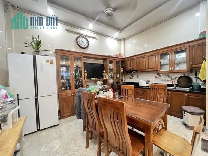 Bán nhà phân lô Trung Kính, Cầu Giấy, 65m2, 4 tầng, mặt tiền 4,2m, giá 14,8 tỷ thương lượng sâu.