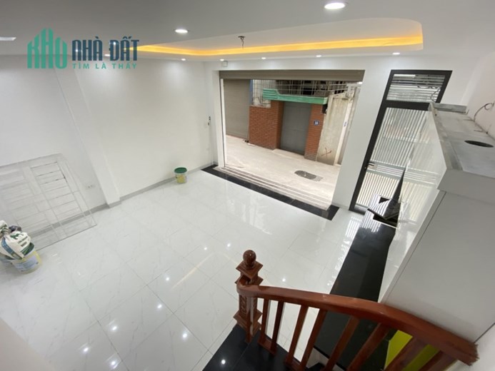 BÁN NHÀ 32m x 5 tầng, oto vào nhà, Vạn Phúc - FULL NỘI THẤT XỊN - chỉ có 5,5ty.