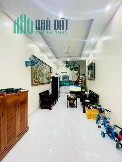 BÁN NHÀ 4 TẦNG PHỐ TÔN ĐỨC THẮNG PHƯỜNG HÀNG BỘT QUẬN ĐỐNG ĐA DT:36M2 3 PHÒNG NGỦ GIÁ: 4x TỶ.