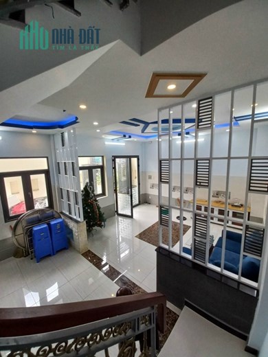 Nhà mới tặng nội thất. Trịnh Đình Trọng. Tân Phú. 63m2. 3 tầng BTCT. Nhỉnh 5 Tỷ.