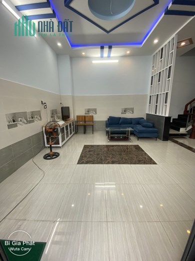 Nhà mới tặng nội thất. Trịnh Đình Trọng. Tân Phú. 63m2. 3 tầng BTCT. Nhỉnh 5 Tỷ.