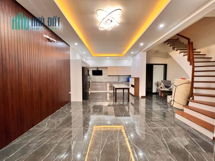 HÀNG ĐẸP. NHÀ PHỐ TRUNG LIỆT , ĐỐNG ĐA, KINH DOANH, NỞ HẬU. CHUẨN HÌN 100. DT 66* 3T.