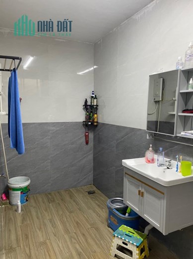 Mặt phố VIP – Hiếm nhà bán  - Hè đá bóng – Sổ nở hậu.