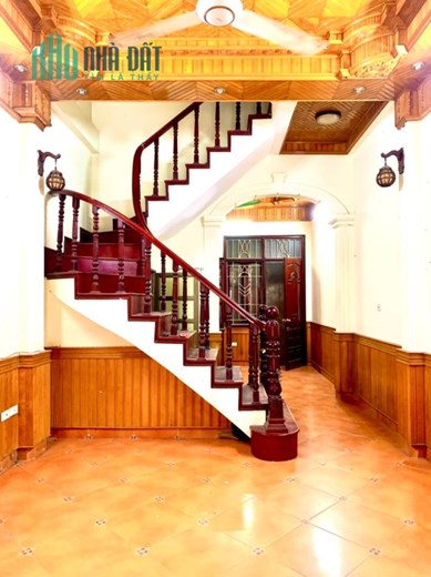 Bán Nhà Đống Đa Lô Góc 50m x 4 Tầng Mt4m Ô Tô Vào Nhà Kinh Doanh  Giá 9.35 Tỷ.