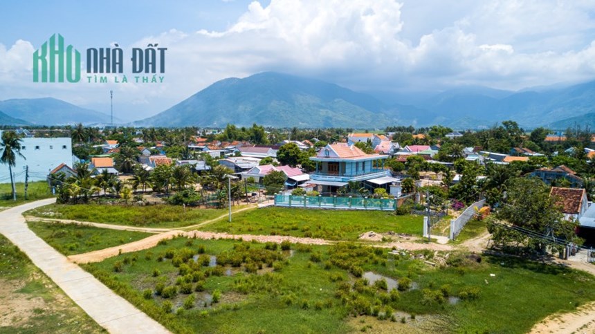 Đất biển khu kinh tế Vân Phong, trung tâm TT Vạn Giã, chỉ 899 triệu full thổ cư.