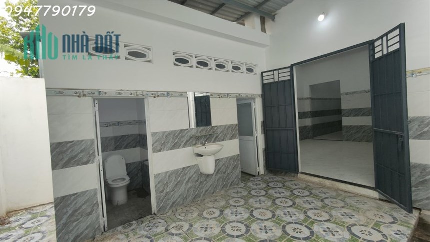 NHÀ CÁCH TRƯỜNG HỌC 50M, THUẬN TIỆN KINH DOANH