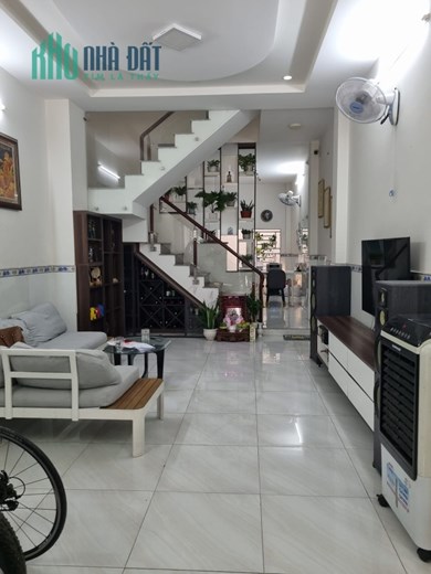 Bán Nhà HXH Gần UBND p.TCH, Q12- 76m2(4x19)- 3 tầng- Chỉ 4.x tỷ
