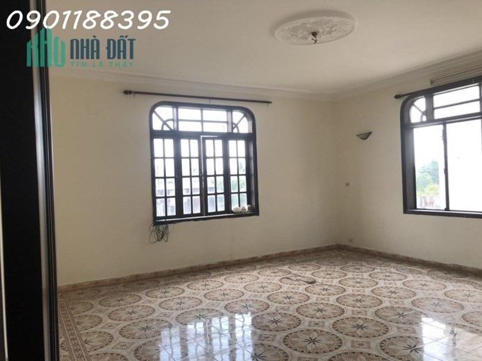 Biệt thự rộng rãi, khá đẹp, cho thuê lâu dài, giá rẻ