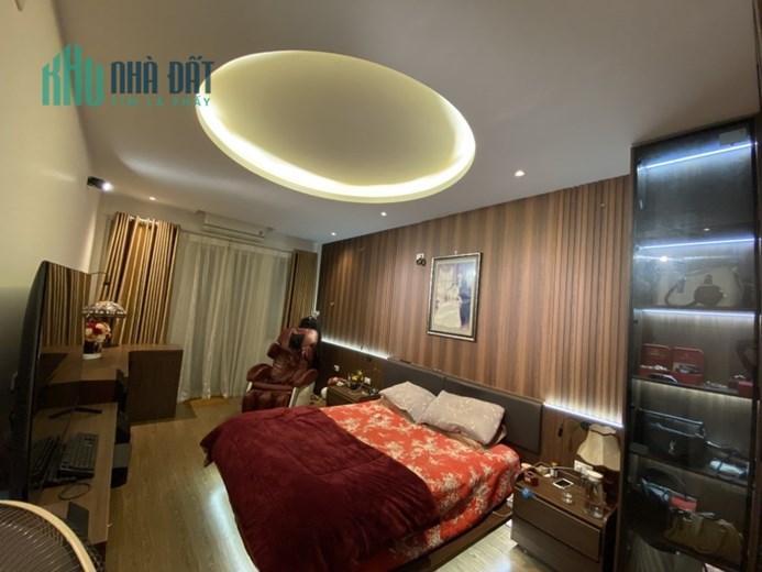 BÁN NHÀ PHÂN LÔ VIP HOÀNG CẦU, NGÕ Ô TÔ TRÁNH, NHÀ CHỦ XÂY TÂM HUYẾT, HÀNG XÓM QUAN CHỨC