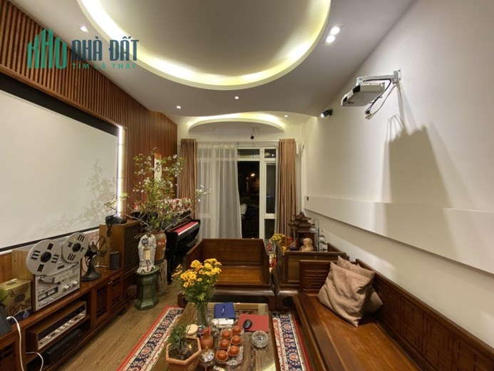 BÁN NHÀ PHÂN LÔ VIP HOÀNG CẦU, NGÕ Ô TÔ TRÁNH, NHÀ CHỦ XÂY TÂM HUYẾT, HÀNG XÓM QUAN CHỨC