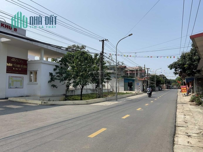 Chỉ 990tr sở hữu ngay lô đất tại trục chính xã, 61m2, mt 5.35m Cổ Đông, Sơn Tây, Hà Nội. LH
