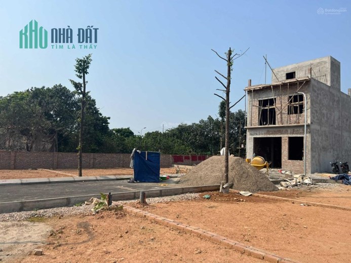 Chỉ 990tr sở hữu ngay lô đất tại trục chính xã, 61m2, mt 5.35m Cổ Đông, Sơn Tây, Hà Nội. LH