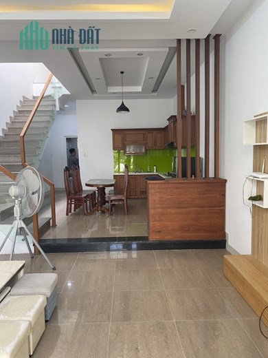 BÁN GẤP NHÀ MẠC THIÊN TÍCH KHUÊ MỸ NGŨ HÀNH SƠN 2 TẦNG 100M2 CHỈ NHỈNH 5 Tỷ.
LH MR TRUNG 0905243177