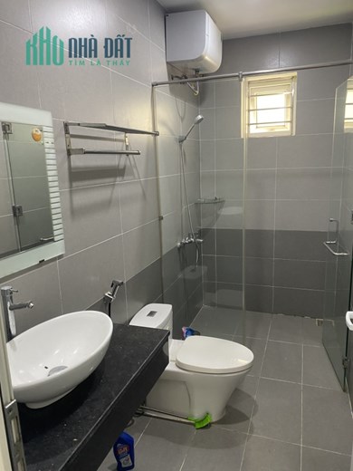 BÁN GẤP NHÀ MẠC THIÊN TÍCH KHUÊ MỸ NGŨ HÀNH SƠN 2 TẦNG 100M2 CHỈ NHỈNH 5 Tỷ.
LH MR TRUNG 0905243177