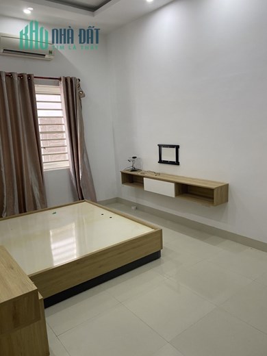 BÁN GẤP NHÀ MẠC THIÊN TÍCH KHUÊ MỸ NGŨ HÀNH SƠN 2 TẦNG 100M2 CHỈ NHỈNH 5 Tỷ.
LH MR TRUNG 0905243177