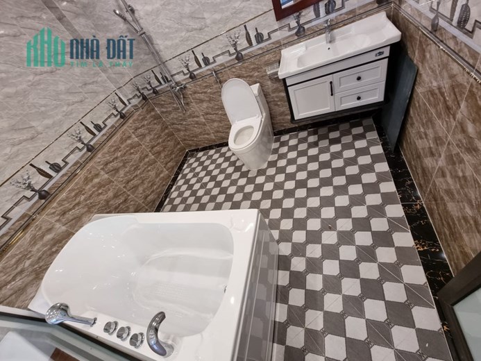 Bán căn nhà 55m2 phố Nghi Tàm, Tây Hồ Ngõ Ô tô Thang máu Nhập khẩu Kinh doanh vô đối 12.3 Tỷ
