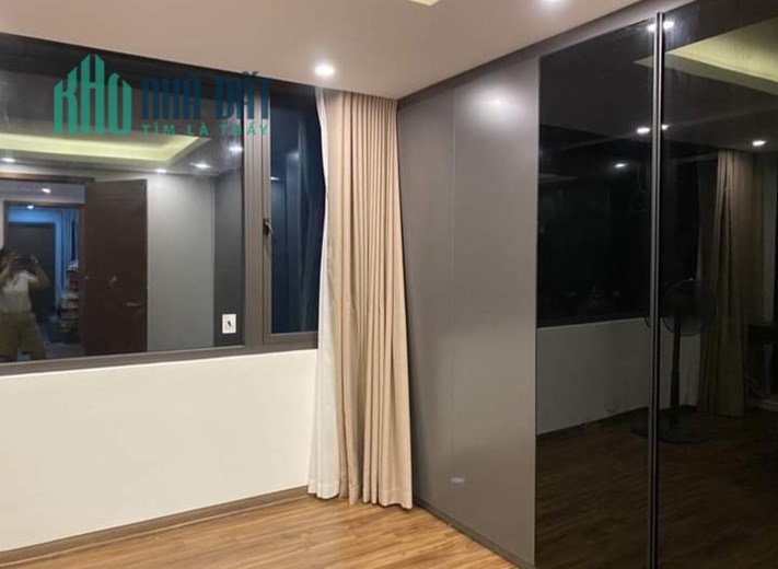 Bán gấp nhà Dương Quảng Hàm, Cầu Giấy 50m giá 7.2 tỷ, kinh doanh đa dạng