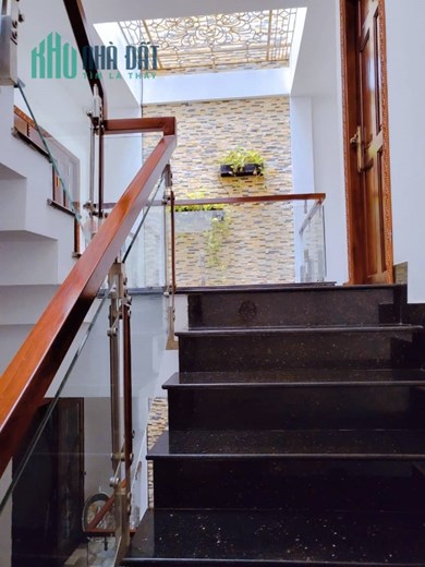VAY BANK 5 TỶ Bán Rẻ Nhà Đẹp Quận 11, Hẻm Xe Tải, 68m2, 4 Phòng, 8.2 TỶ Bán 5.2 TỶ