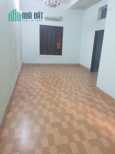 Mình cần Cho thuê phòng 45m2. phòng rộng. Thông sàn 1 tầng ( 1 phòng lớn) tại tầng 3 tại 162 Nguyễn
