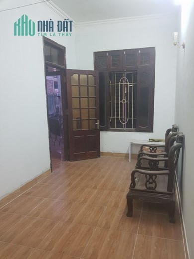 Mình cần Cho thuê phòng 45m2. phòng rộng. Thông sàn 1 tầng ( 1 phòng lớn) tại tầng 3 tại 162 Nguyễn