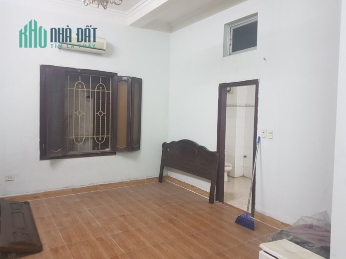 Mình cần Cho thuê phòng 45m2. phòng rộng. Thông sàn 1 tầng ( 1 phòng lớn) tại tầng 3 tại 162 Nguyễn