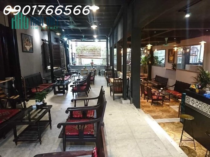 Bán Nhà Mặt Phố Hoàng Cầu, View Hồ, Kinh Doanh, 200m x 3T, Giá 62 tỷ.