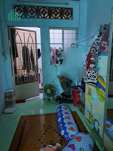 Nhà bán Tân Bình, sát Hẻm lớn Lạc Long Quân, 24m2 chỉ 2.35 tỷ(TL)