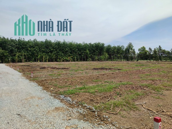 Bán 1000m2 đất cách đường nhựa chỉ 400m, có suối gần đất giá tốt nhất thị trường