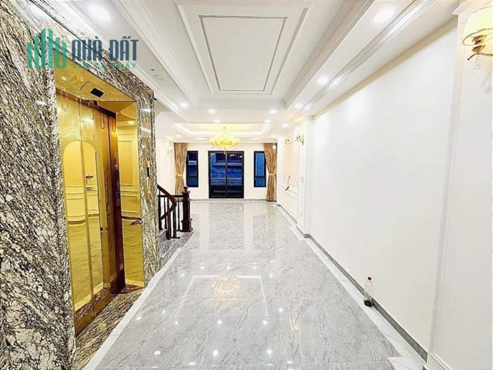 Bán Nhà Quận Thanh Xuân. Thang máy. oto vào nhà. 48m x6 tầng, mt 4,1m giá 8,x tỷ