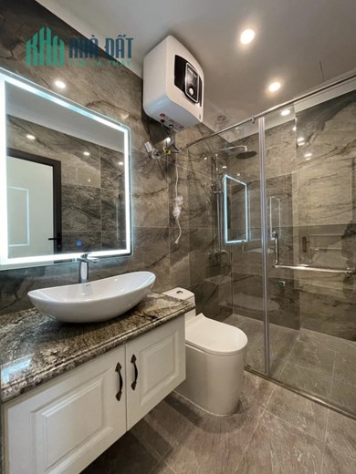 Bán Nhà Quận Thanh Xuân. Thang máy. oto vào nhà. 48m x6 tầng, mt 4,1m giá 8,x tỷ