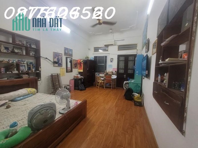 Phố Quan Nhân, Thanh Xuân, 40m2, 4 tầng, phân lô 5m ra ô tô tránh nhà đẹp ở ngay chỉ 5 tỷ, lh
