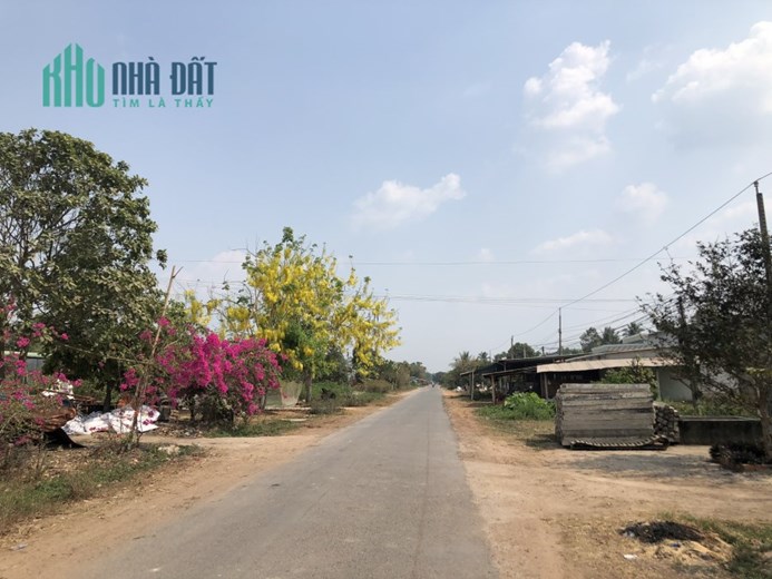 Em còn sót lại lô đất 22m mặt tiền hậu 70m mà giá chỉ 360TR hết đất còn thương lượng