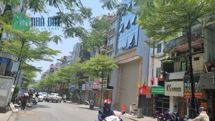 Bán nhà mặt phố Khâm Thiên, toàn vp 8 nổi 1 hâm, vỉa hè rộng, kinh doanh, 120m2, 69 tỷ.