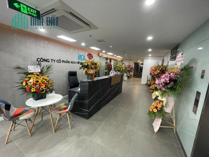 Chào thuê 600m sàn vp sẵn đồ tòa nhà Kosmo Tây Hồ giá hợp lý, sẵn bàn giao
