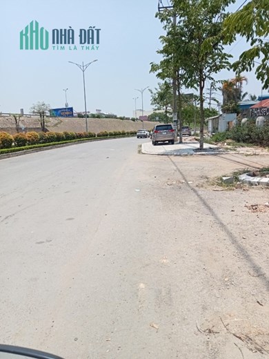 Cho thuê 300m kho mặt đuờng Đình Ấm, Khai Quang, Vĩnh Yên Giá thuê 15 triệu .Liên hệ: 0986.797.222