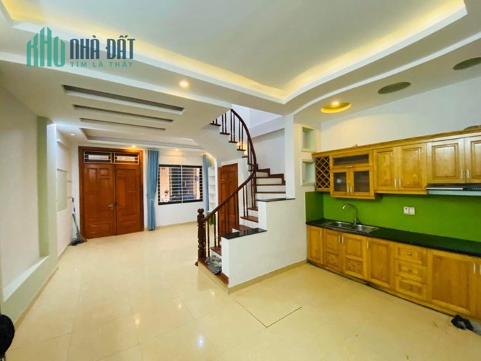 Bán nhà Vũ Trọng Phụng 60m2. Gần mặt phố, ngõ thoáng, nhiều phòng, nhà đẹp