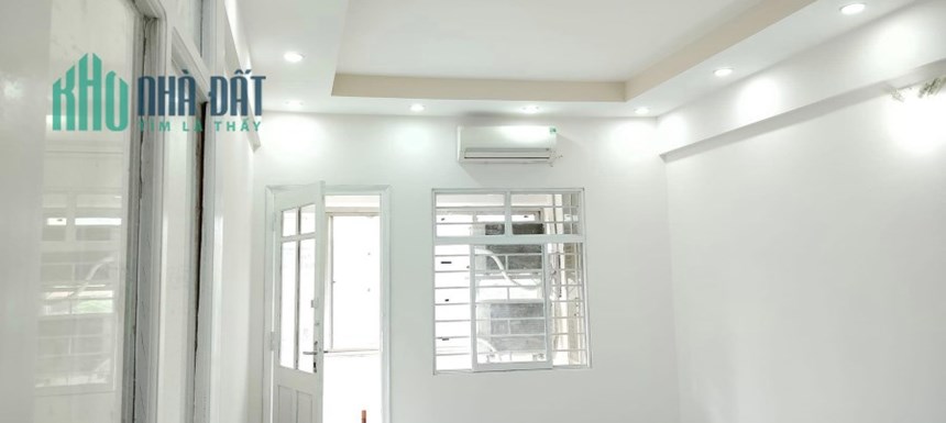 chung cư tầng 3  phố Lạc Trung, Q. Hai Bà Trưng, dt 100m, chỉ 2.6 tỷ.