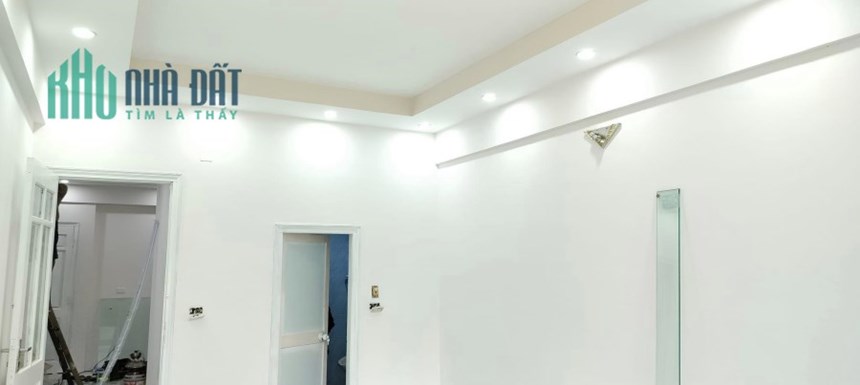 chung cư tầng 3  phố Lạc Trung, Q. Hai Bà Trưng, dt 100m, chỉ 2.6 tỷ.