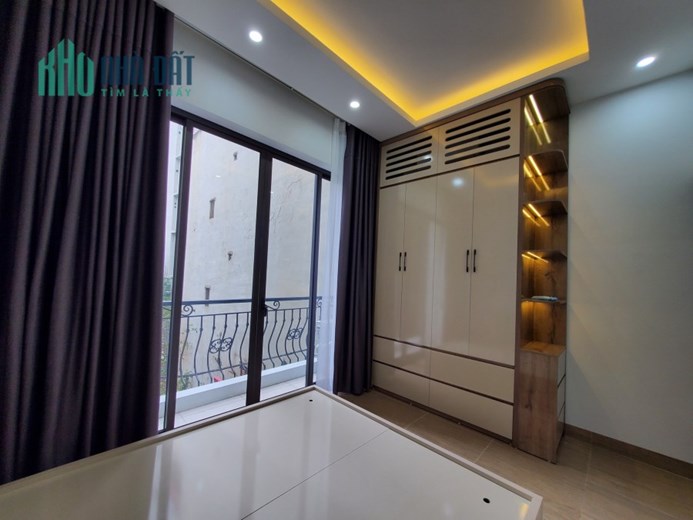 Chính chủ bán nhà phố Định Công 106M x 5.2MT, phân lô, ô tô tránh, vào nhà. 10.5 tỷ.