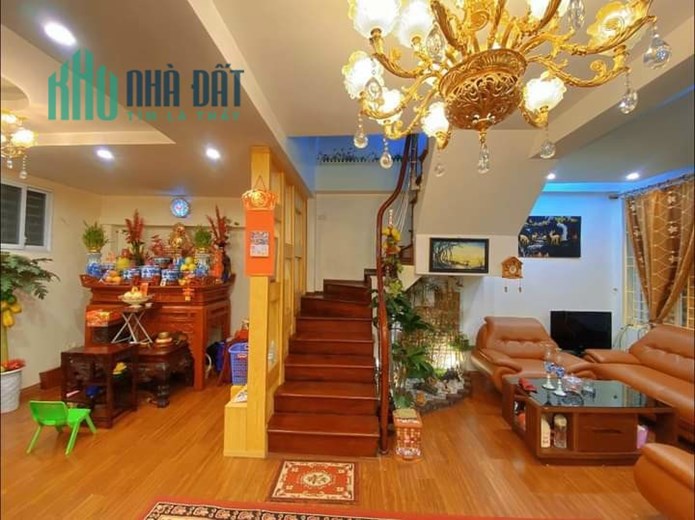 Bán nhà đẹp Đỗ Đức Dục, 40m2, 5 tầng, Gara ô tô, nội thất Ý, 4 tỷ 4