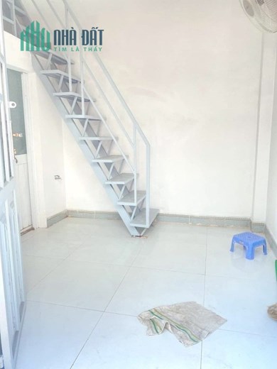 Nhà bán măt hẻm ô tô 314 Âu Dương Lân P3Q8 - Giá 960 Triệu