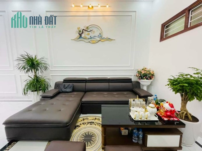 Hot! Bán nhà Đỗ Đức Dục, 42m2, 4 ngủ, ô tô, kinh doanh, 4 tỷ 6