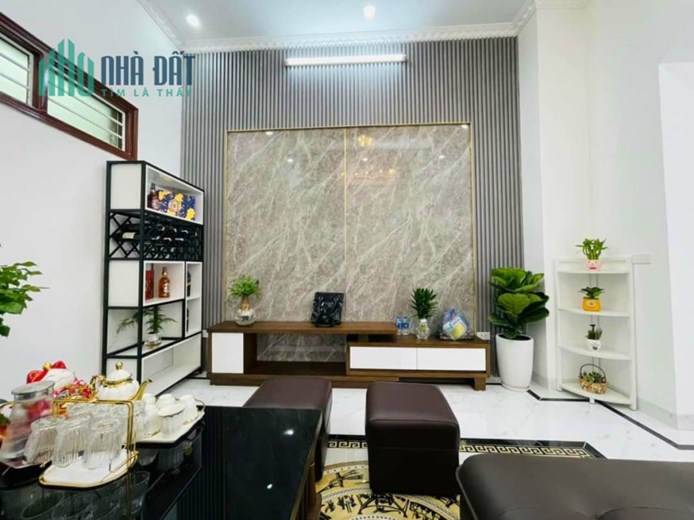 Hot! Bán nhà Đỗ Đức Dục, 42m2, 4 ngủ, ô tô, kinh doanh, 4 tỷ 6