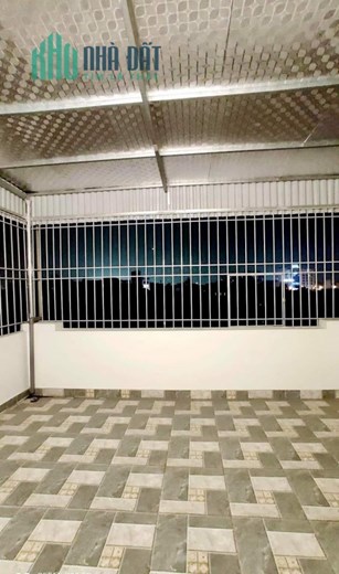 Bán nhà Nguyễn Văn Cừ 40m x 5T, oto Santafe gần nhà, nhỉnh 3 tỷ.  LH: 0936123469