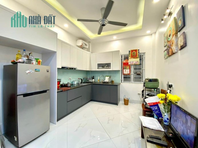 Bán nhà ngõ 640 Nguyễn Văn Cừ 30m x 5T, oto đỗ cửa giá nhỉnh 3 tỷ LH: 0936123469